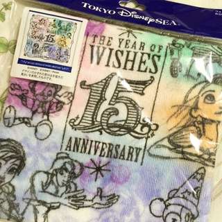 東京迪士尼海洋15週年紀念毛巾-迪士尼X皮克斯  小美人魚、皮諾丘、冰雪奇緣、阿拉丁、魔法師米奇、魔髮奇緣、尋找尼莫、玩具總動員、胡迪、巴斯光年