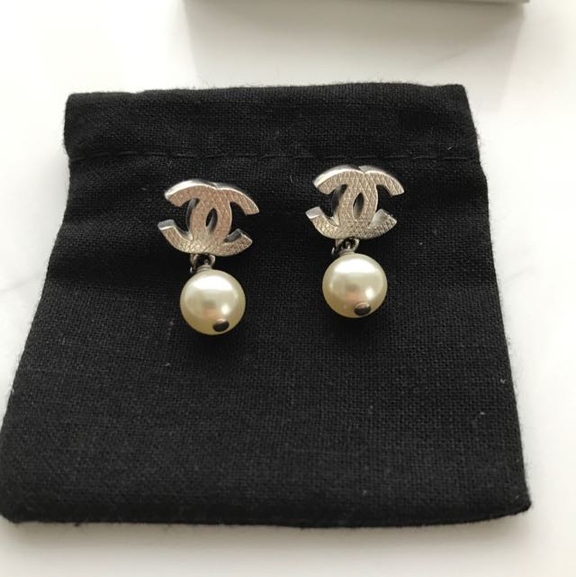 Authentic Chanel Double C Pearl Earrings, Women's Fashion, Watches &  Accessories, Other Accessories on Carousell