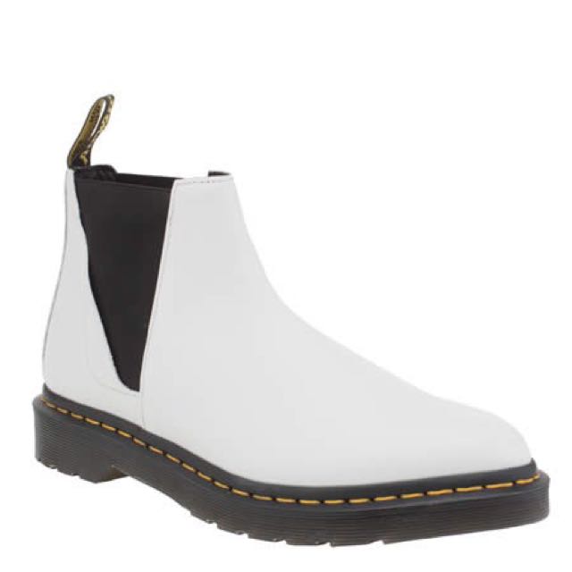 Dr martens discount bianca white