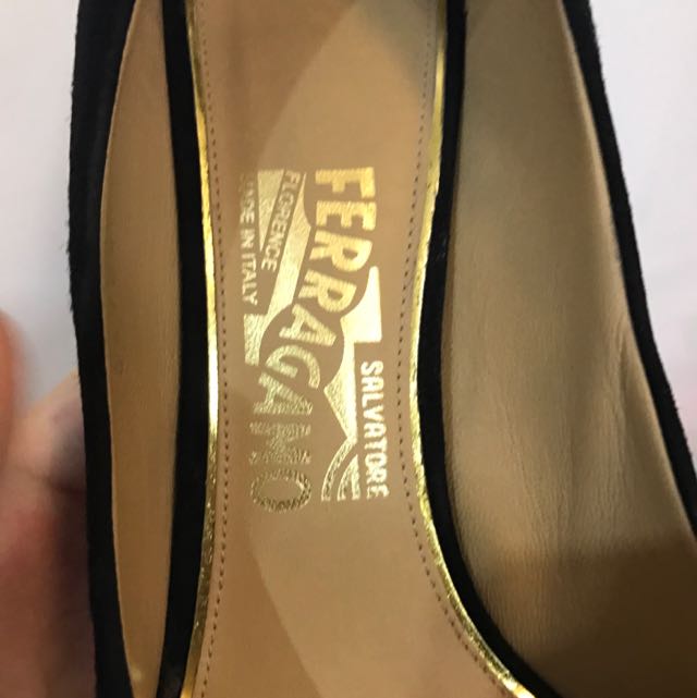 Gold sales tip shoes