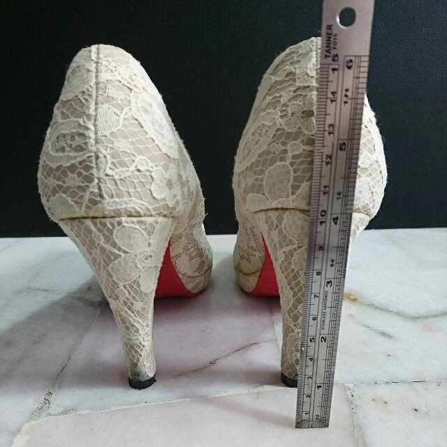 cream lace pumps