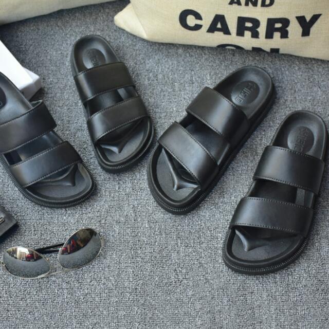 trending sandals mens