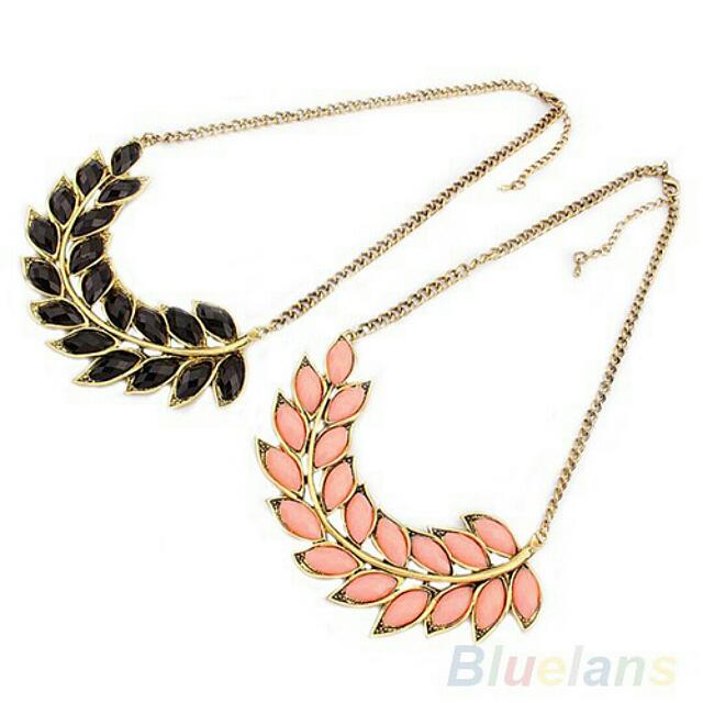 Statement Necklace (Category: Necklaces) located in Alor Setar. Submitted by ainah82 (Listing ID 77140064, Image 2). Description: .