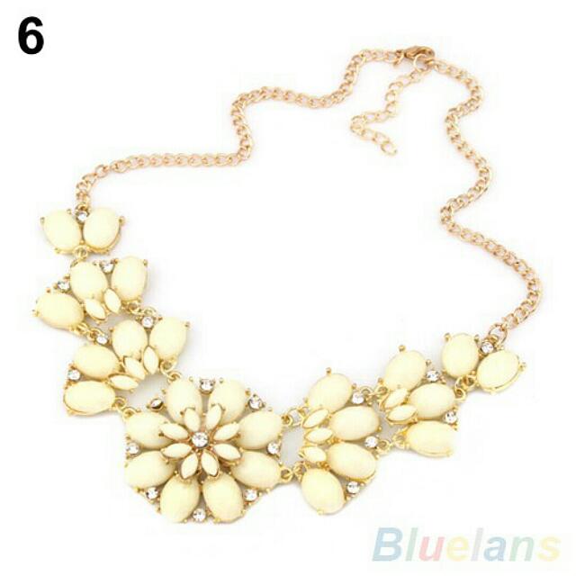 Statement Necklace (Category: Necklaces) located in Alor Setar. Submitted by ainah82 (Listing ID 77146747, Image 3). Description: .
