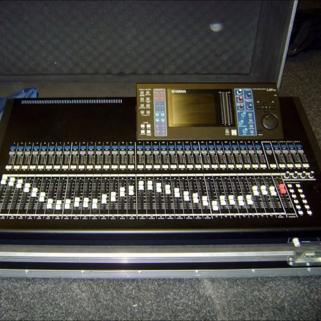 yamaha Ls932 digital mixing console, Hobbies & Toys, Music & Media