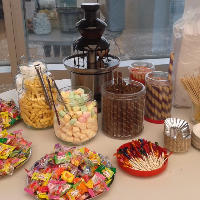 Chocolate Fountain For Rent, Everything Else, Looking For on Carousell