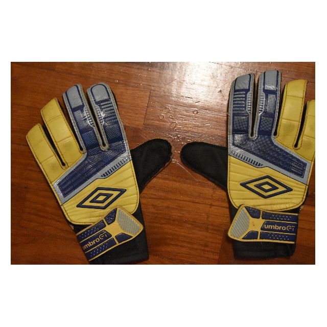 umbro goalkeeper gloves