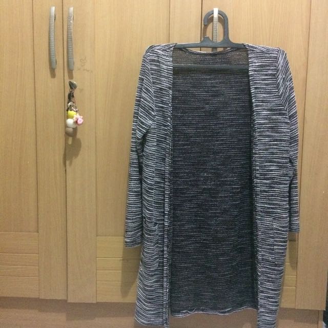 Long Cardi Bershka Hnm Fesyen Wanita Pakaian Wanita Di Carousell