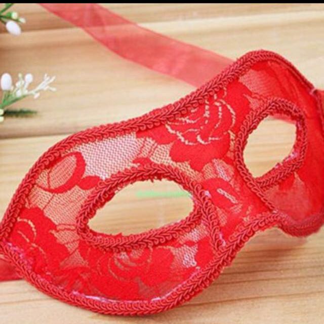 red lace mask