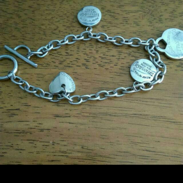 tiffany & co.stainless steel (Category: Necklaces) located in Manila. Submitted by theyard13 (Listing ID 77315135, Image 1). Description: .