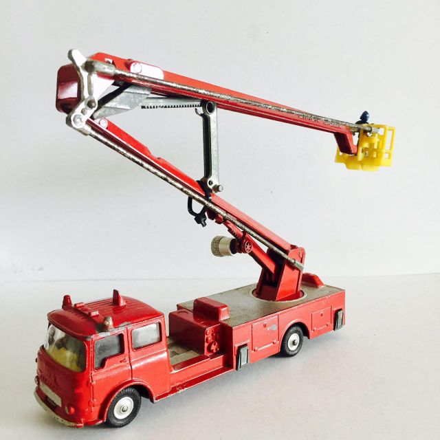 VINTAGE 1960 CORGI MAJOR TOYS SIMON SNORKEL FIRE ENGINE RARE