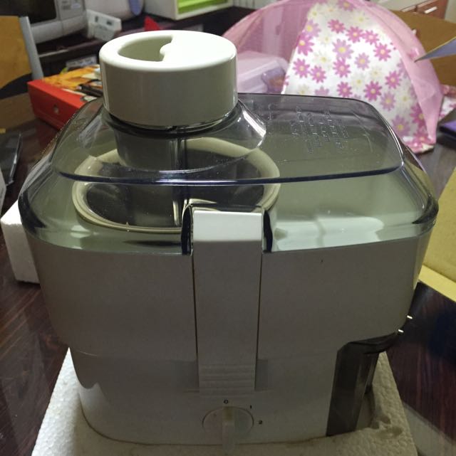 Juice Extractor (Category: Juicers, Blenders & Grinders) located in Singapore. Submitted by yeepeeya (Listing ID 77611338, Image 3). Description: .