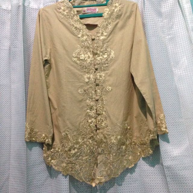 Kebaya Warna Gold Coklat Fesyen Wanita Pakaian Wanita Di Carousell