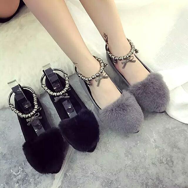 Furry discount flat sandals