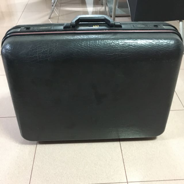 diplomat luggage price