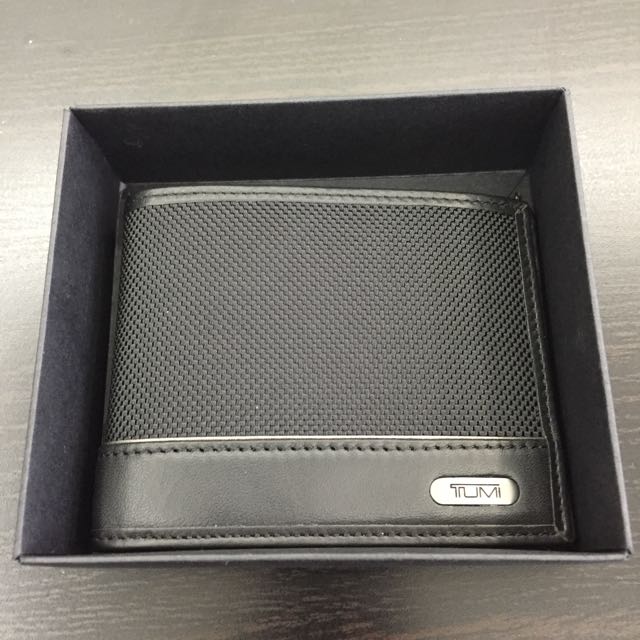 Tumi nylon sales wallet