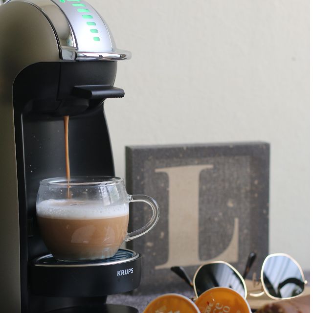 Dolce Gusto Coffee Maker Genio 2 Automatic Titanium TV Home