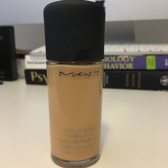 mac studio fix fluid nc20