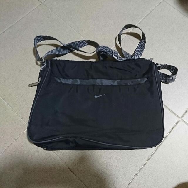 nike sling bag women