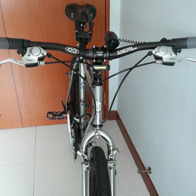 Mongoose threshold 2025 bike
