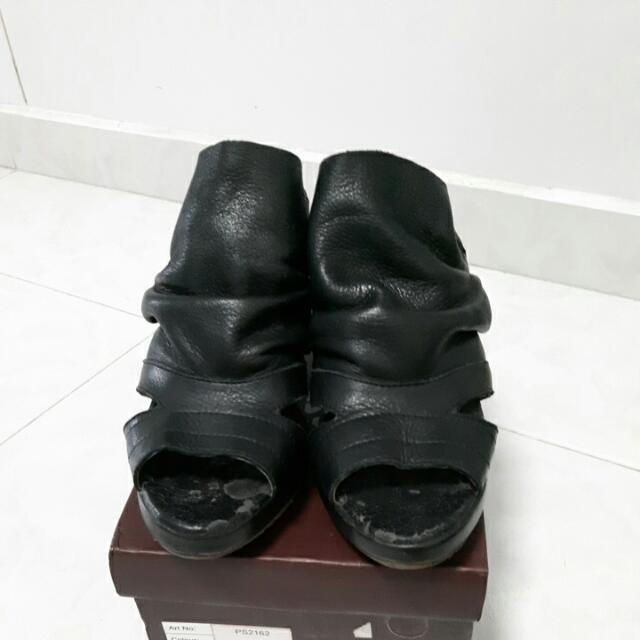 Ghost heels top
