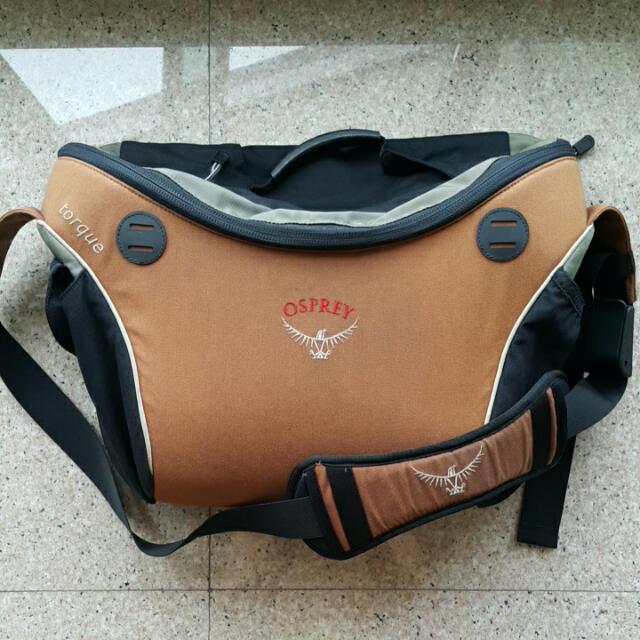 Osprey Torque Courier Bag, Men's Fashion, Bags, Belt bags, Clutches and
