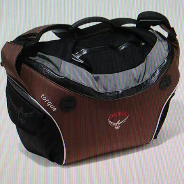 Osprey Torque Courier Bag, Men's Fashion, Bags, Belt bags, Clutches and