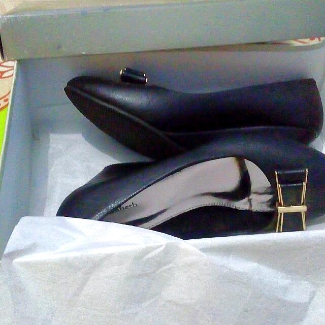 Sepatu Kerja Elizabeth Hitam Fesyen Wanita Sepatu Di Carousell