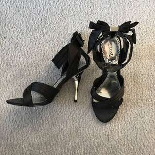 London Rebel Heels - Size 6