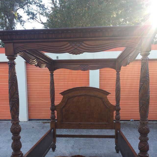 American signature canopy bed 2025