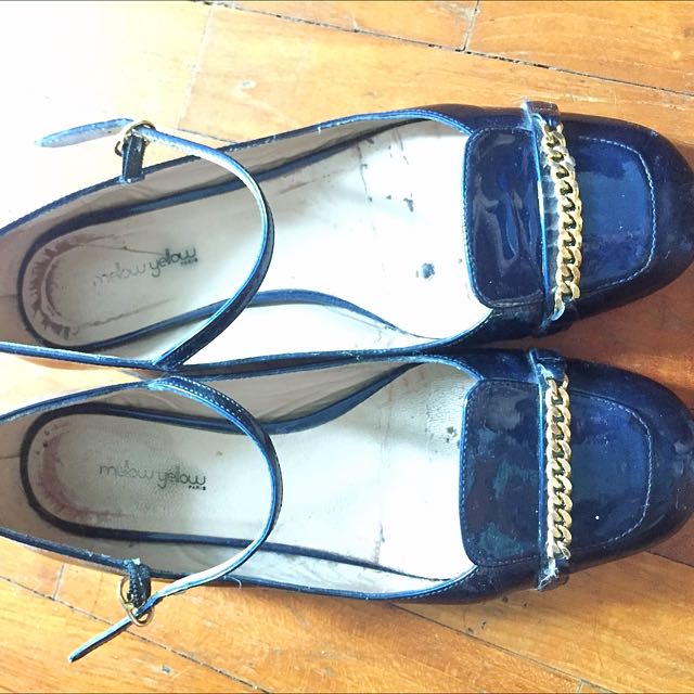Mellow online yellow shoes