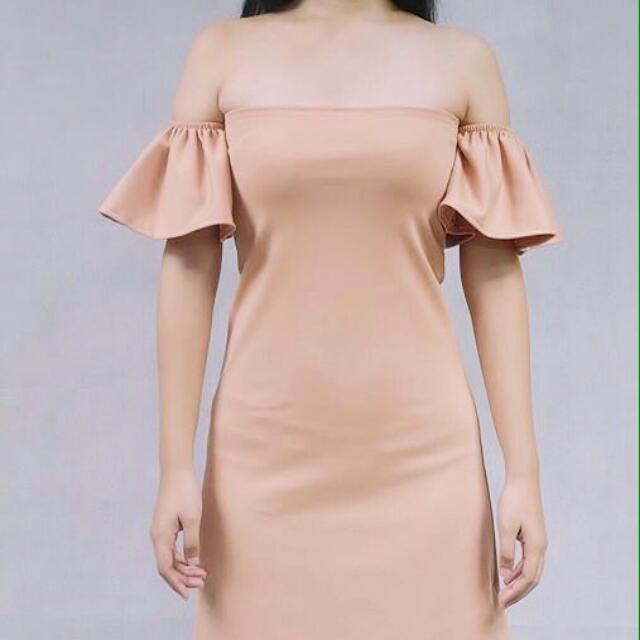 Off shoulder store dress nude