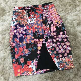 Pattern Slit Skirt