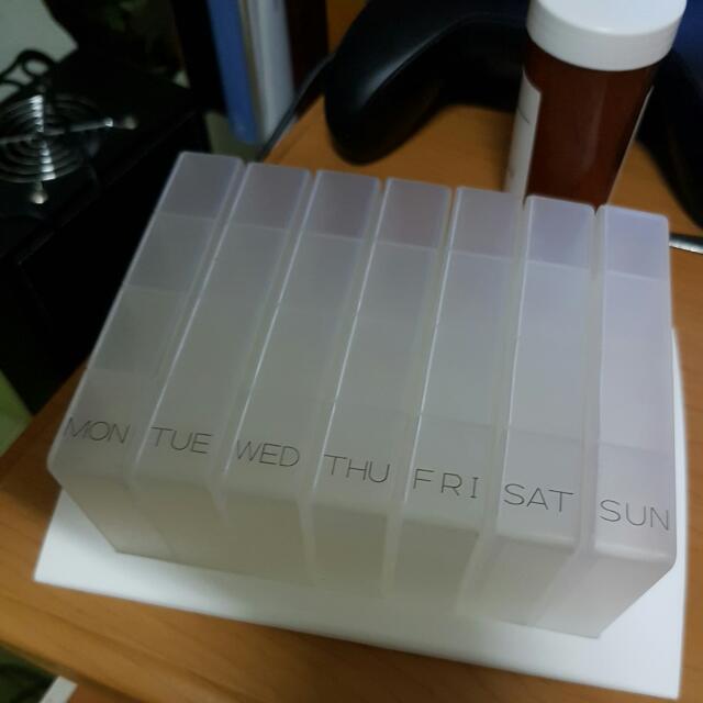 Memo Smart Pill Box, Beauty & Personal Care, Foot Care on Carousell