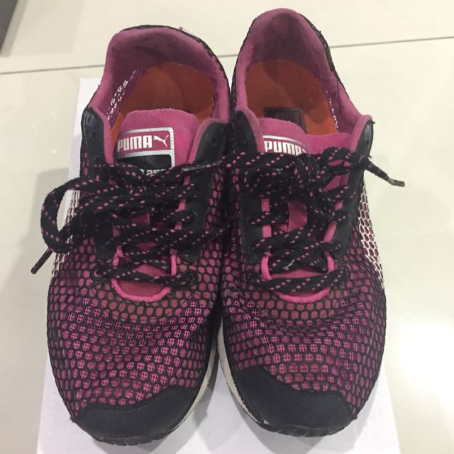 puma pink sport shoes