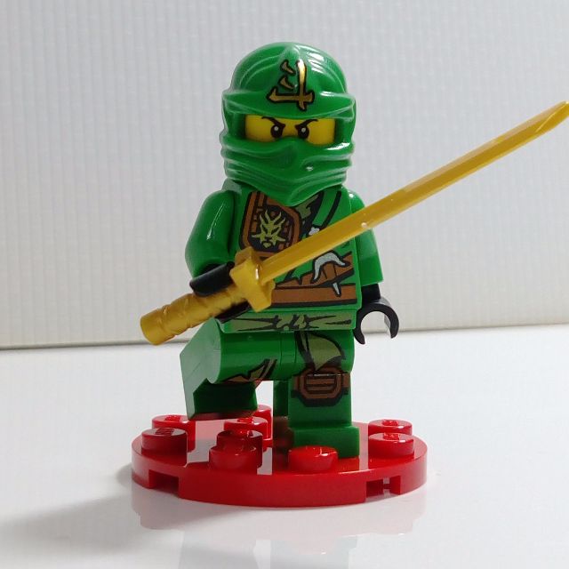 乐高正版旋风忍者系列-劳埃得丛林版,附赠一把正版刀(无附赠底座)