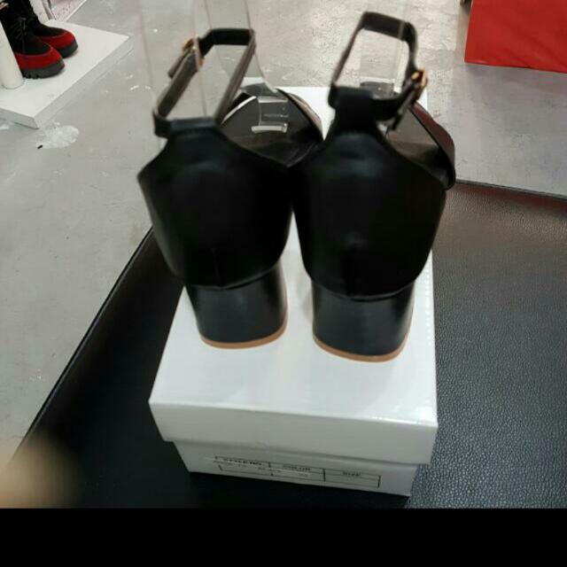 INSTOCK Single Strap Basic Heels (Category: Heels) located in Singapore. Submitted by exokewpie (Listing ID 78379354, Image 3). Description: .
