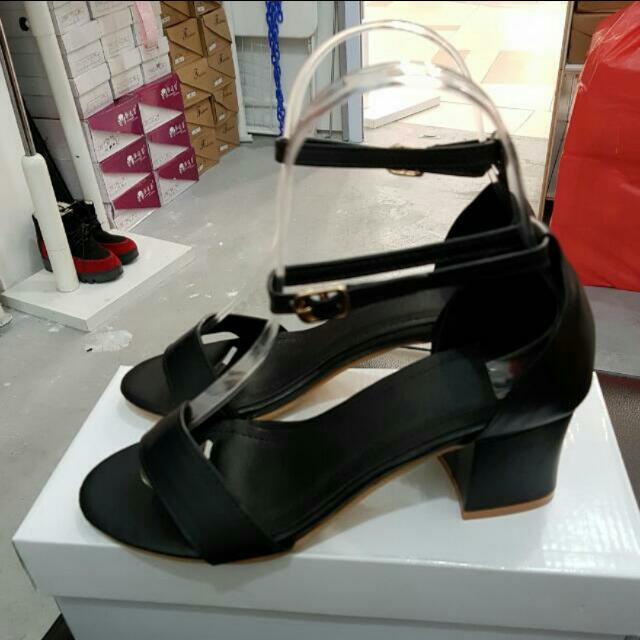 INSTOCK Single Strap Basic Heels (Category: Heels) located in Singapore. Submitted by exokewpie (Listing ID 78379354, Image 2). Description: .