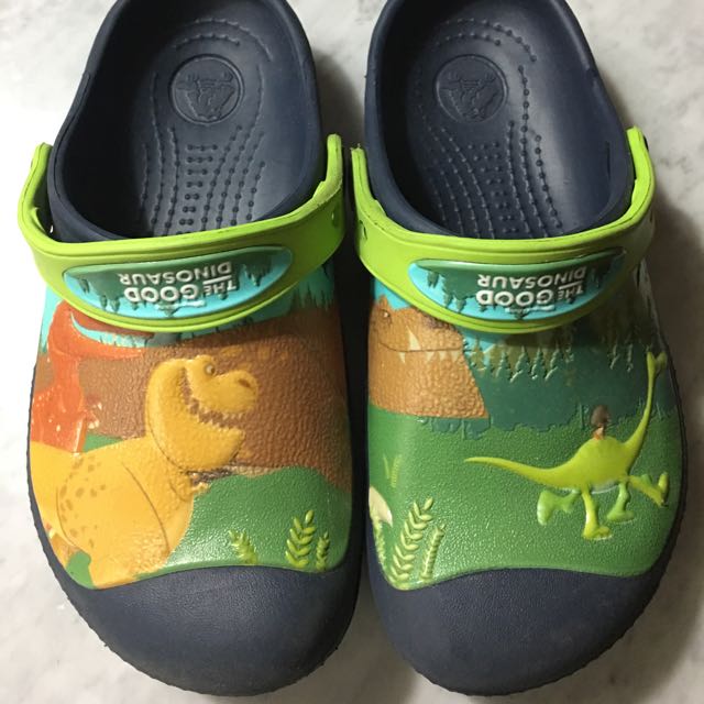 dinosaur crocs shoes