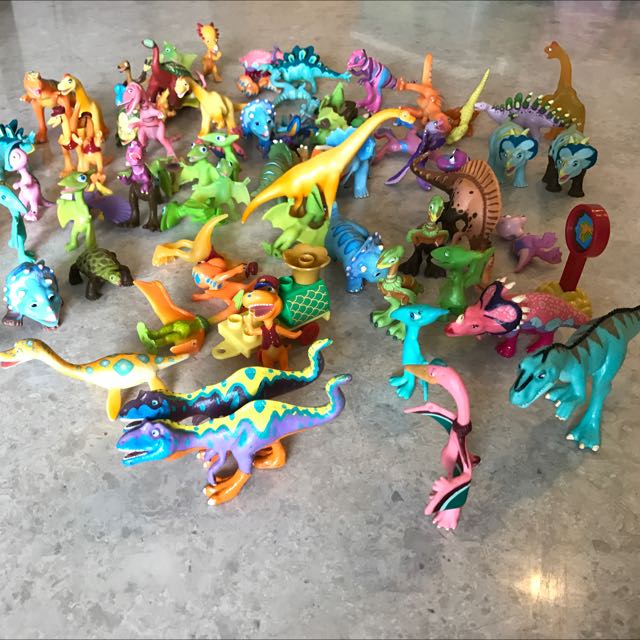 dinosaur train figurines