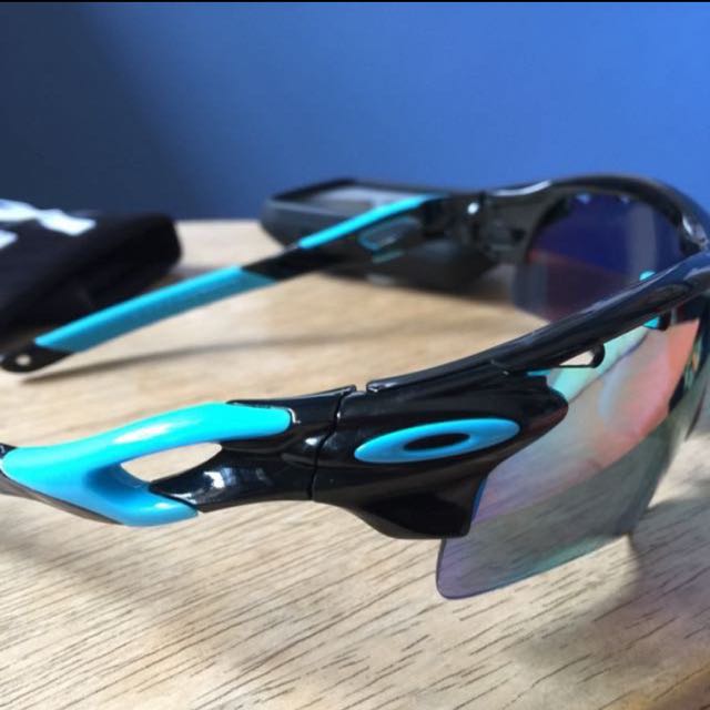 Oakley team sky top