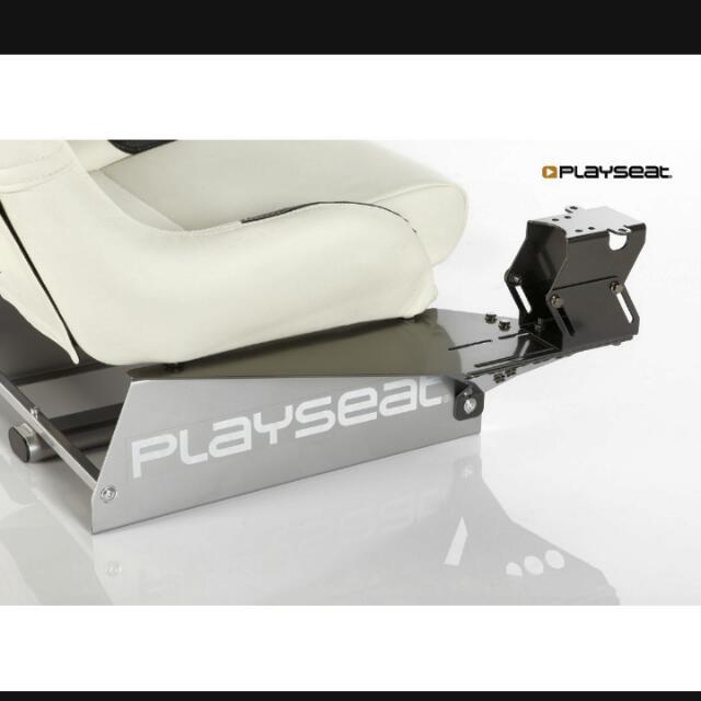 Playseat seat slider outlet