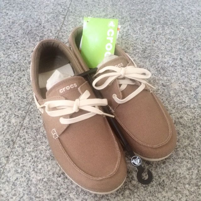 crocs beachline boat shoes
