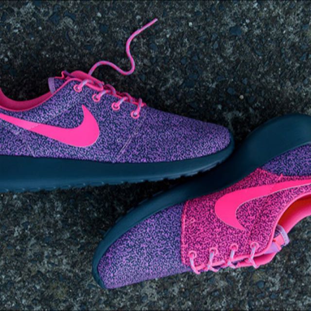 nike roshe run pink