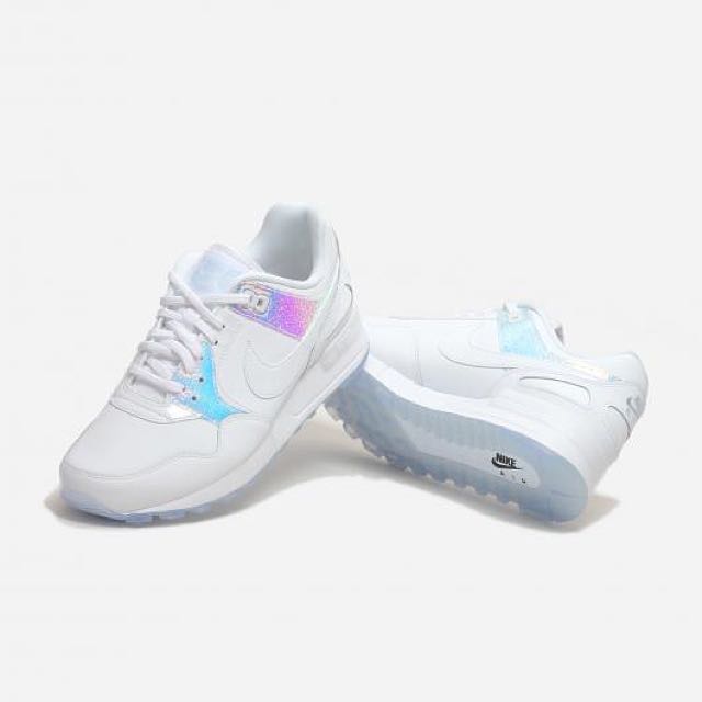 nike air holographic