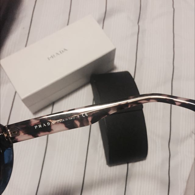 PRADA Sunnies (Category: Accessories) located in Perth. Submitted by former.cabin.crew (Listing ID 78540328, Image 2). Description: .