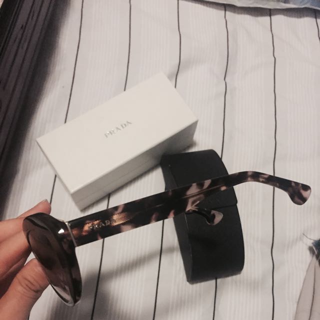 PRADA Sunnies (Category: Accessories) located in Perth. Submitted by former.cabin.crew (Listing ID 78540328, Image 3). Description: .