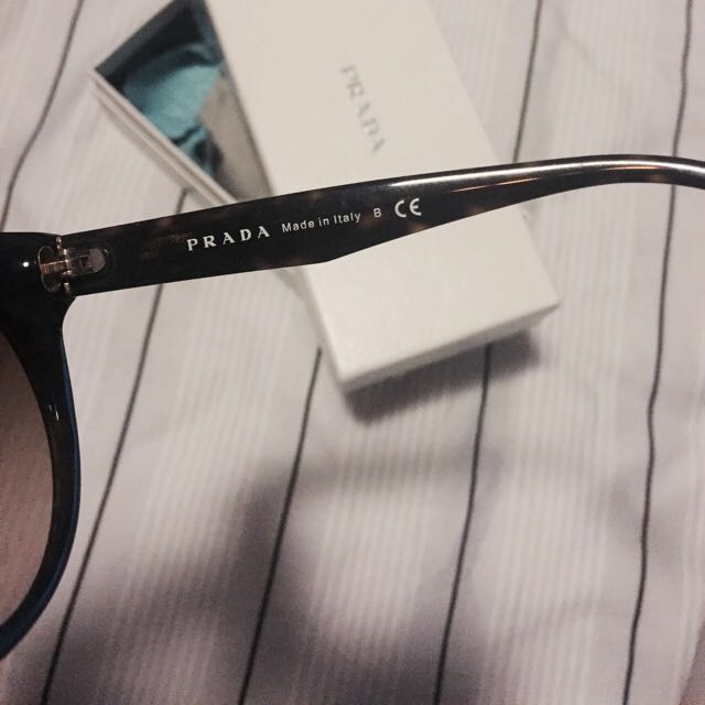 REDUCED! Prada Sunnies (Category: Accessories) located in Perth. Submitted by former.cabin.crew (Listing ID 78736324, Image 3). Description: .