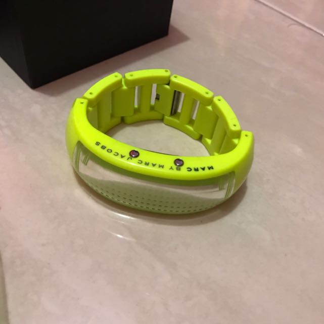 marc jacobs digital watch