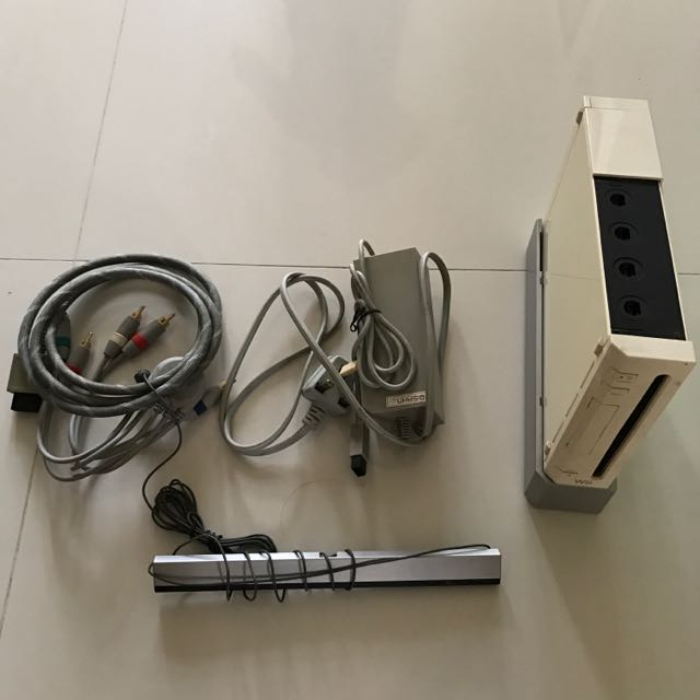 Wii game console with full accessories with dance blanket and video